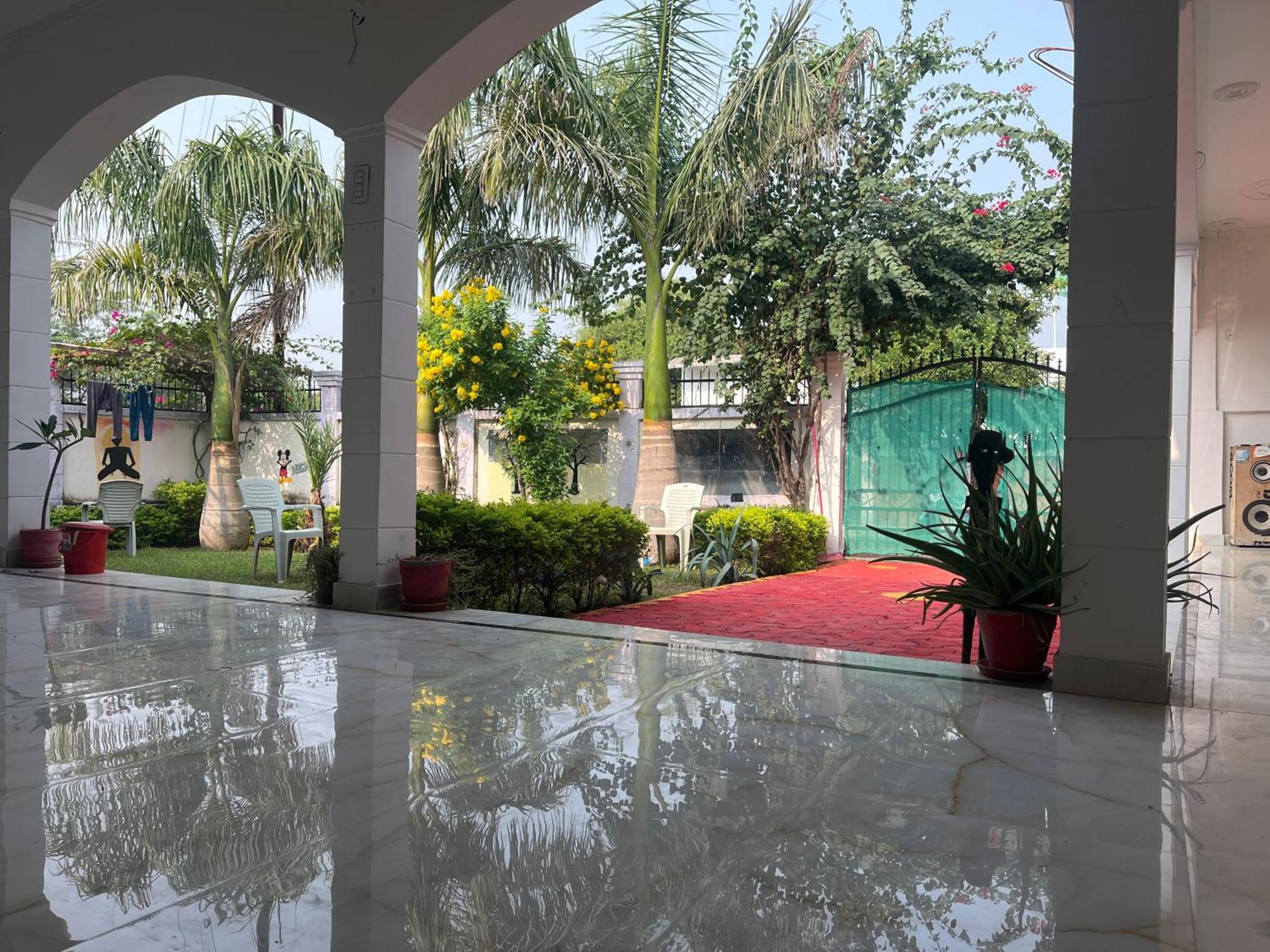 Sunrise Bed & Breakfast Khajurāho Exterior foto