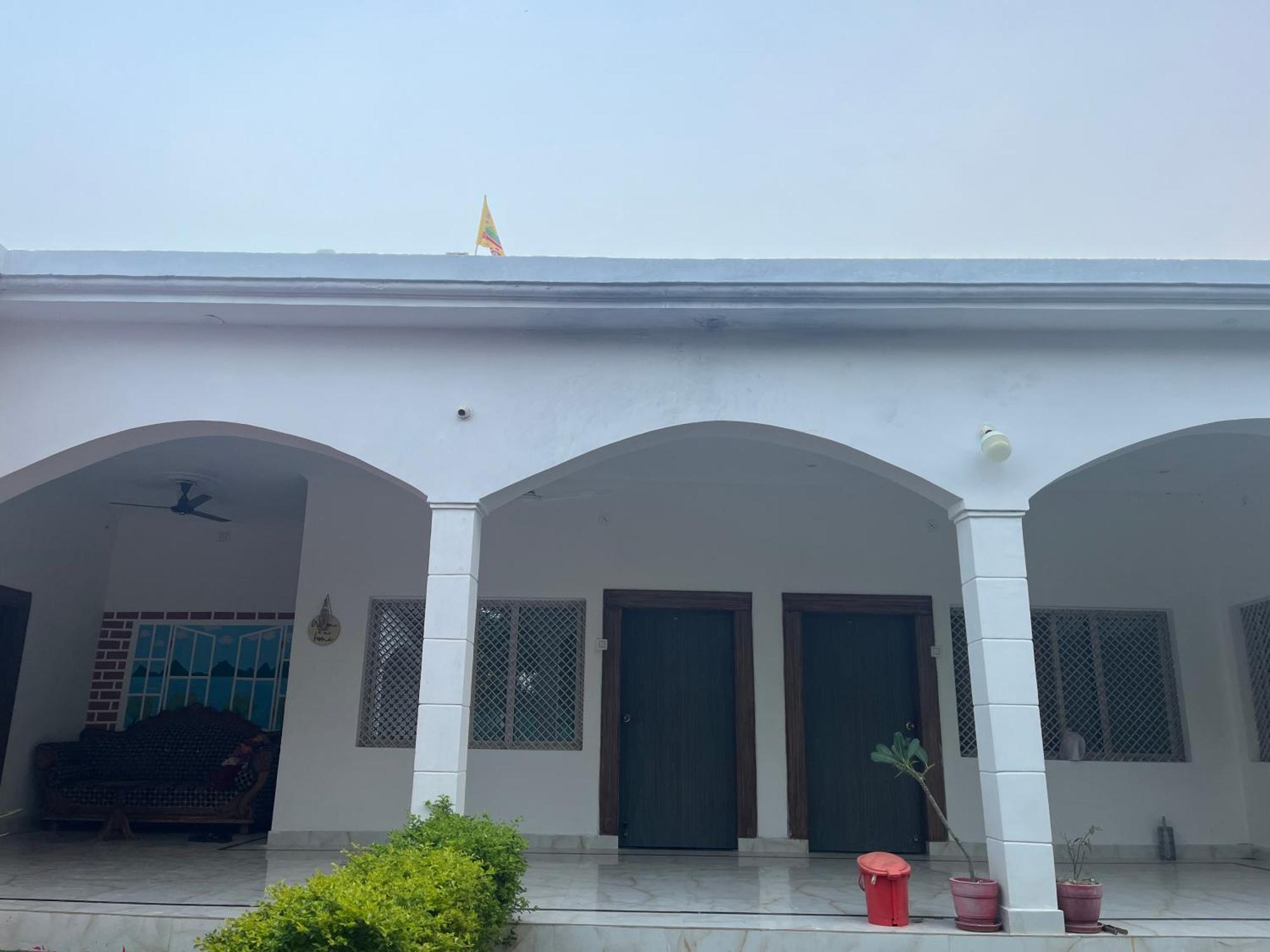 Sunrise Bed & Breakfast Khajurāho Exterior foto